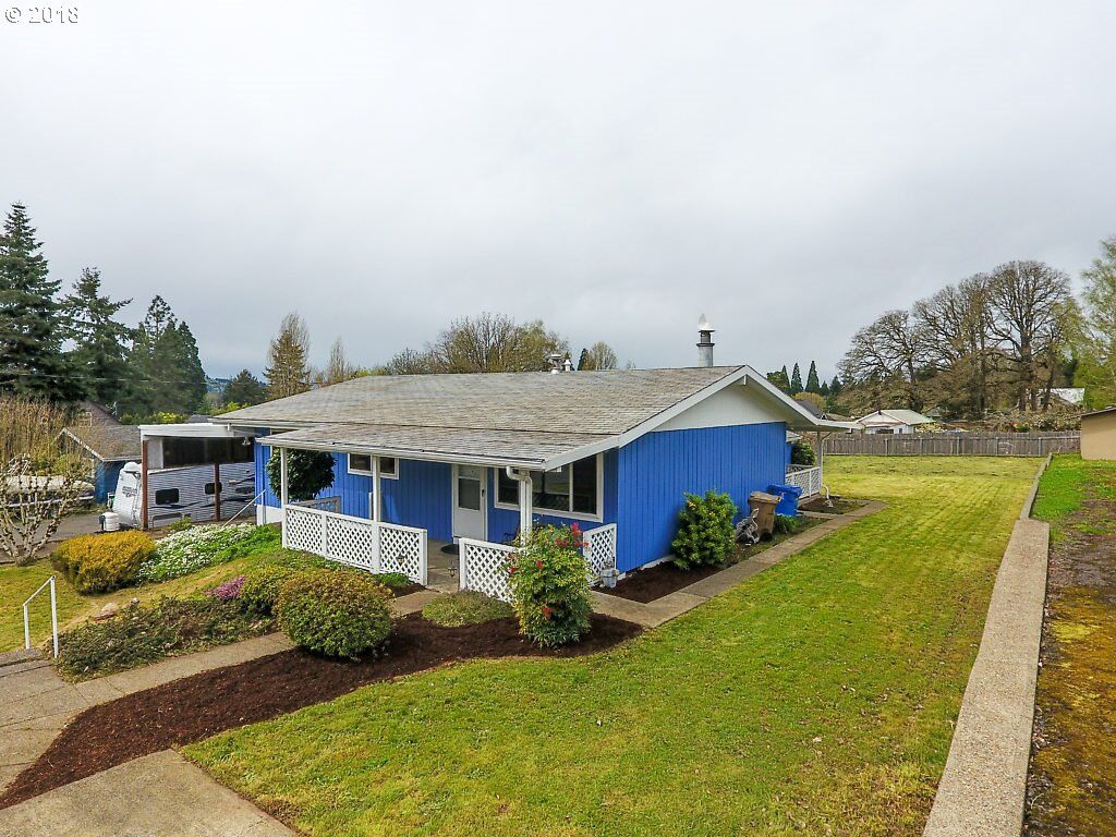 Property Photo:  4107 SE View Acres Rd  OR 97267 