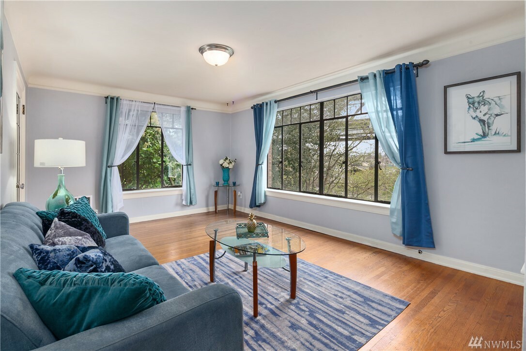 Property Photo: 3121 Franklin Ave E 24 WA 98102