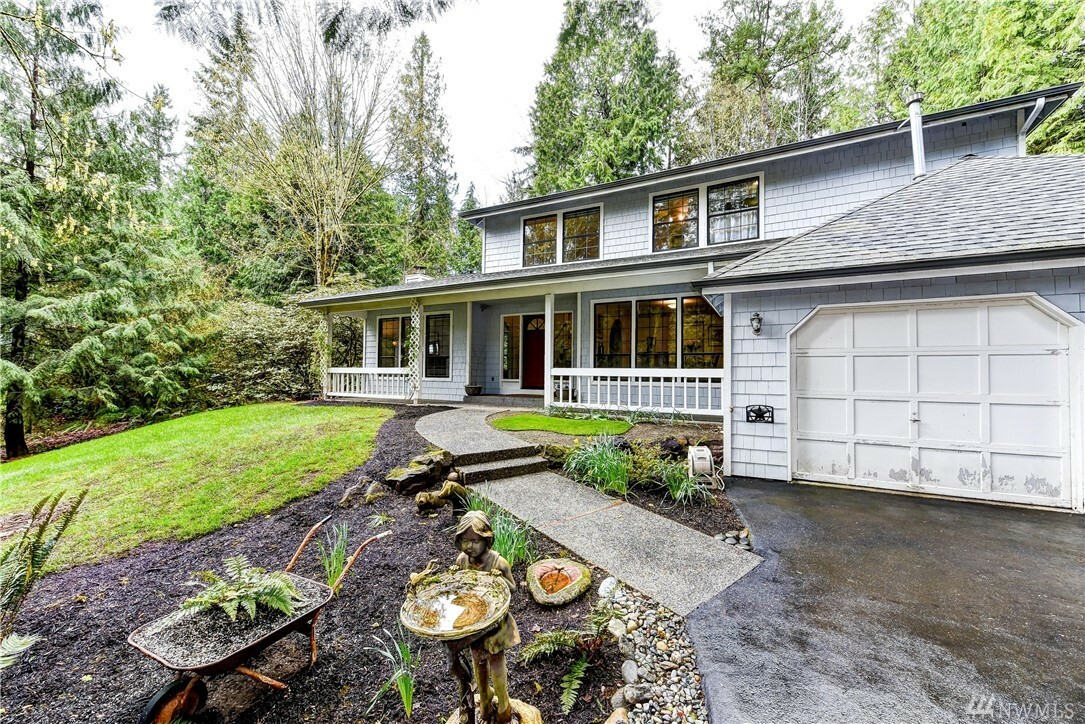 Property Photo:  6825 205th Ave NE  WA 98053 