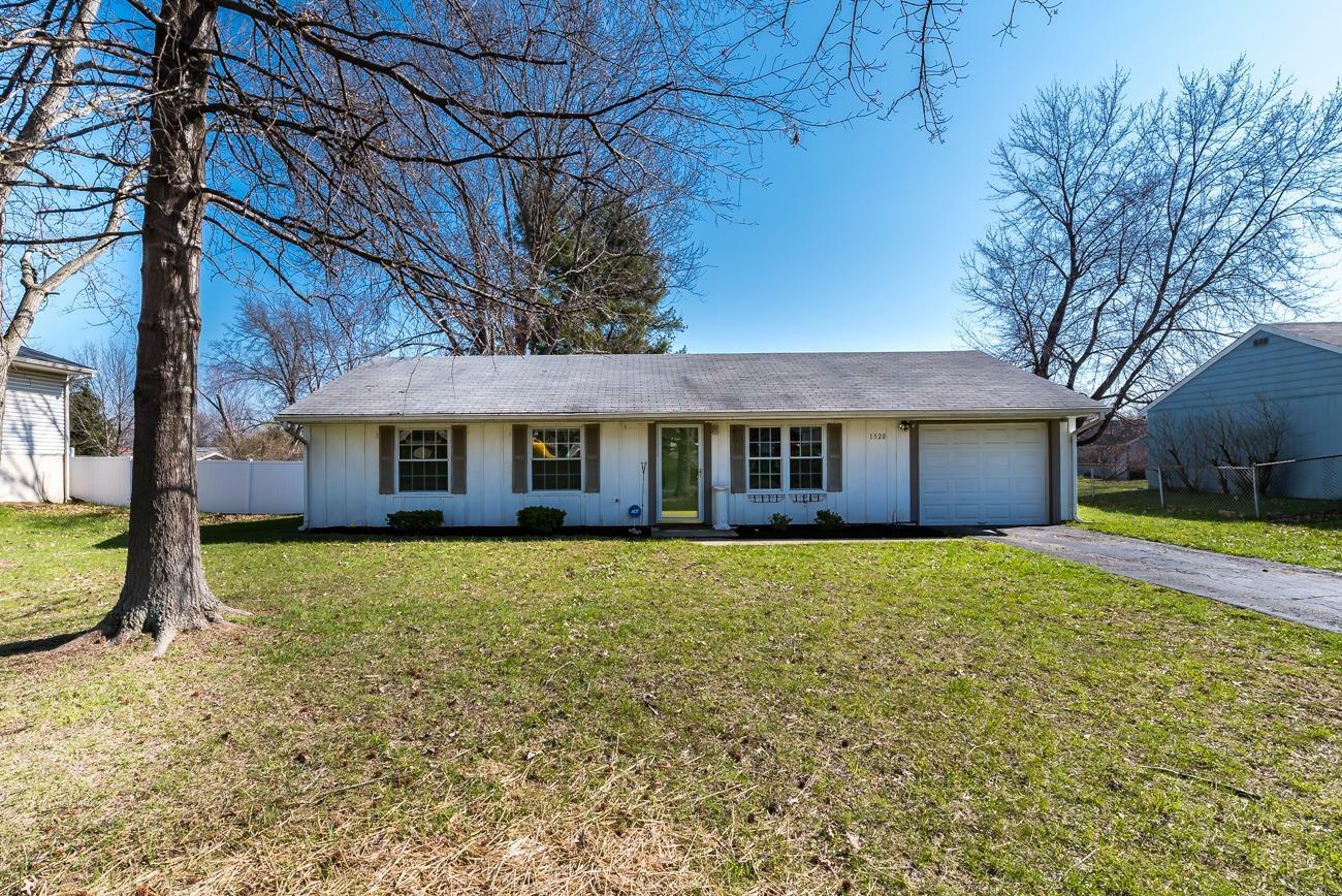 Property Photo:  1528 W Meadowbrook Drive  OH 45140 