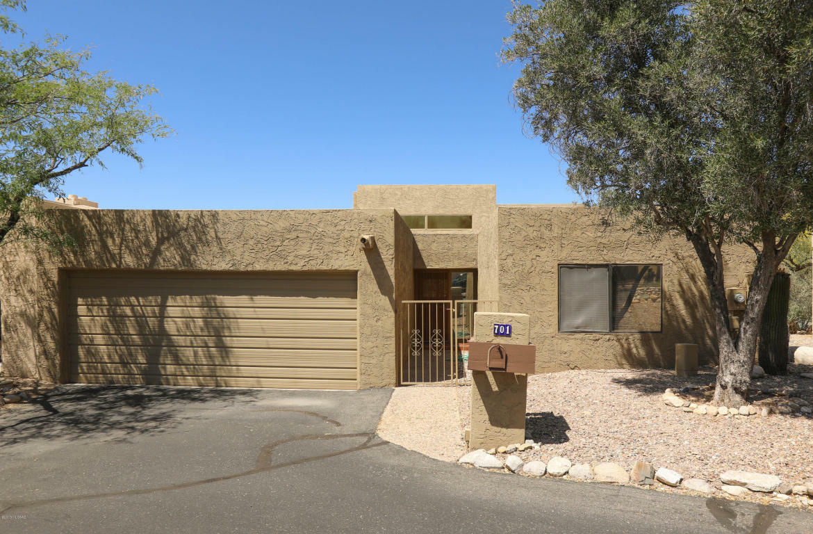 Property Photo:  701 E Placita Del Mirador  AZ 85718 