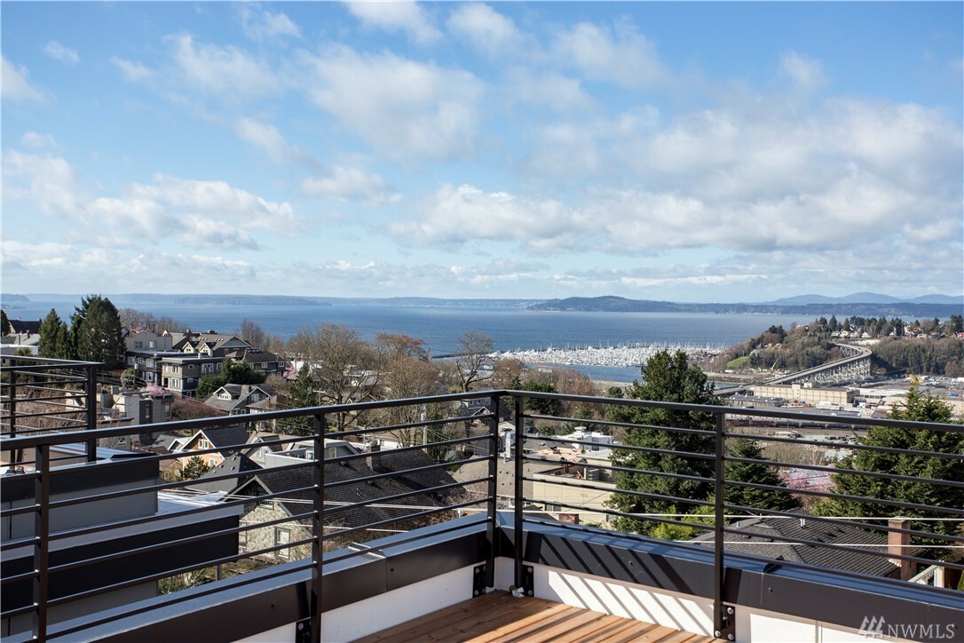Property Photo: 1938 10th Ave W WA 98119