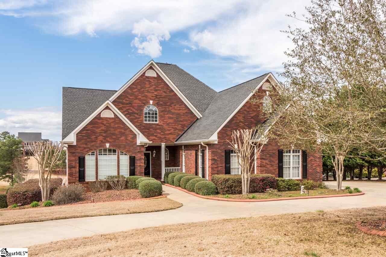 Property Photo: 735 E Long Bay Drive SC 29349