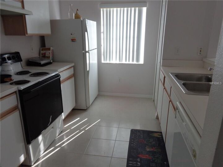 Property Photo: 1915 Fluorshire Drive FL 33511