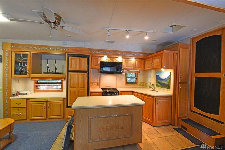 Property Photo:  4 Cedar Cir  WA 98833 