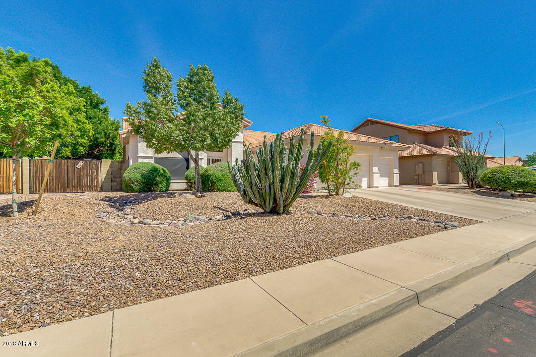 Property Photo: 1827 N Salem -- AZ 85205