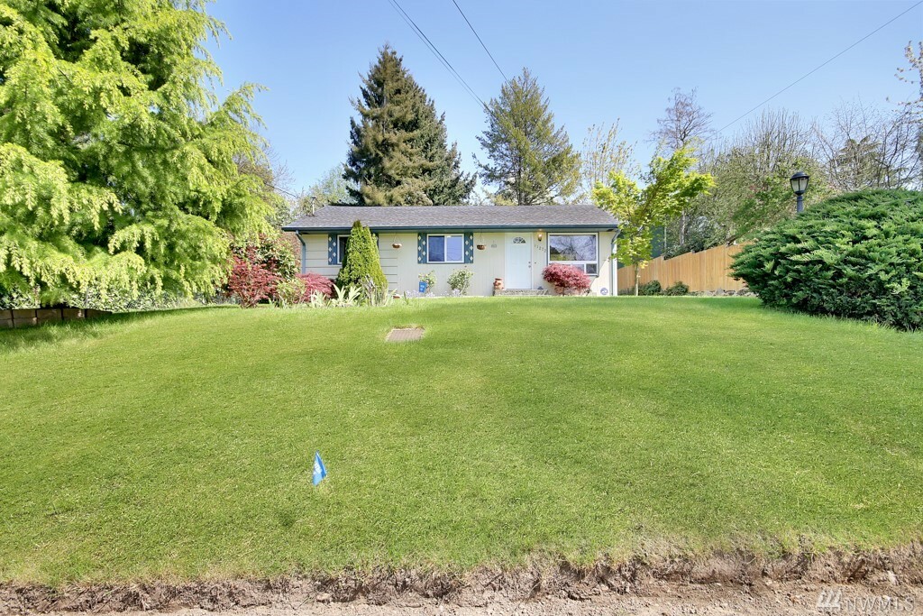 Property Photo: 11272 29th Ave SW WA 98146