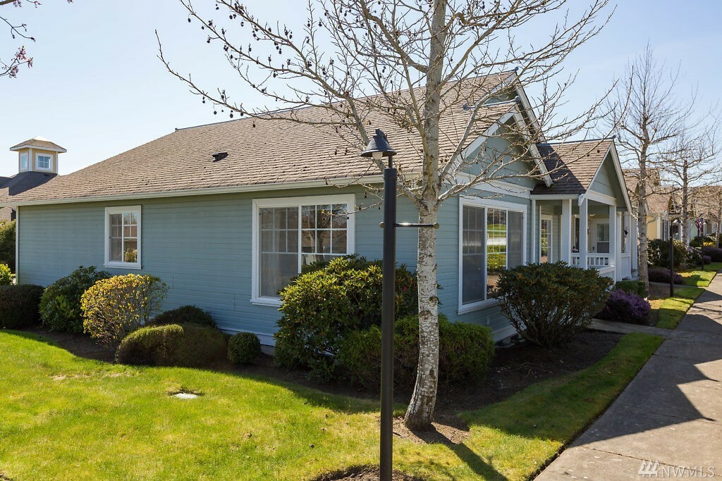 Property Photo: 161 W Whidbey Ave 10 WA 98277