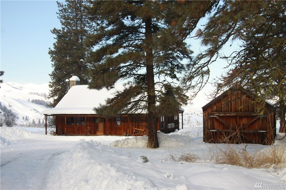 Property Photo:  107 Nanasu Rd  WA 98856 