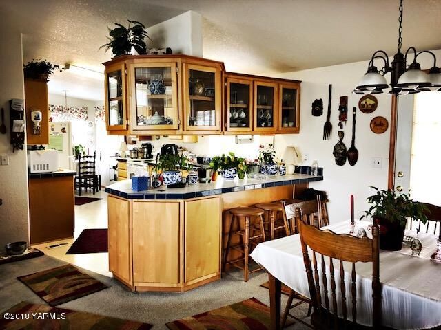 Property Photo:  133 Mini Pines Rd  WA 98903 