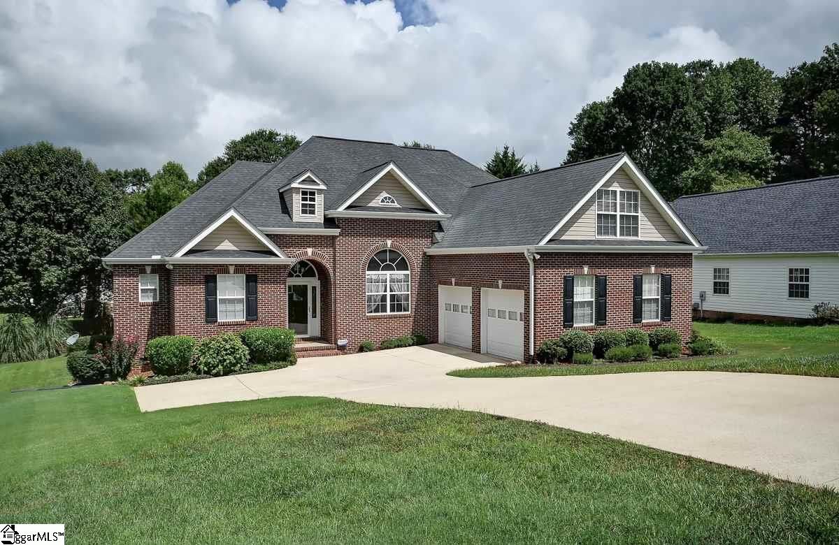 Property Photo:  8 Stone Mill Court  SC 29687 