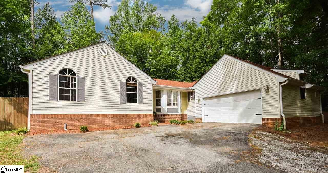Property Photo:  211 Knollview Drive  SC 29611 