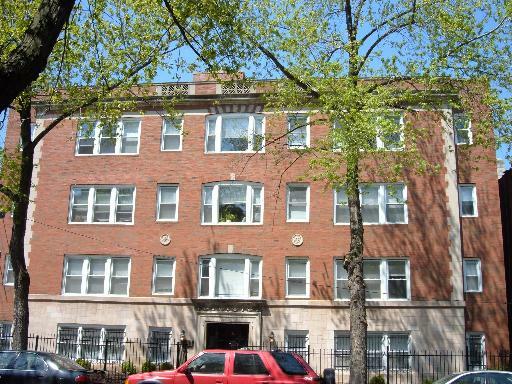 Property Photo: 738 W Briar Place 207 IL 60657