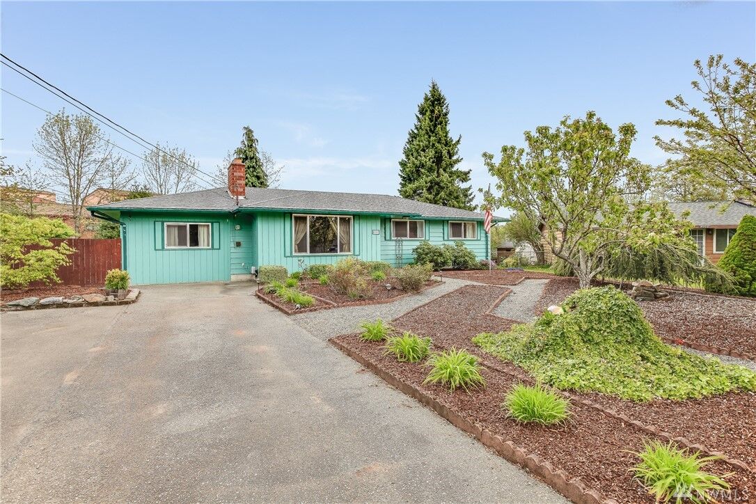 Property Photo:  4007 219th St SW  WA 98043 