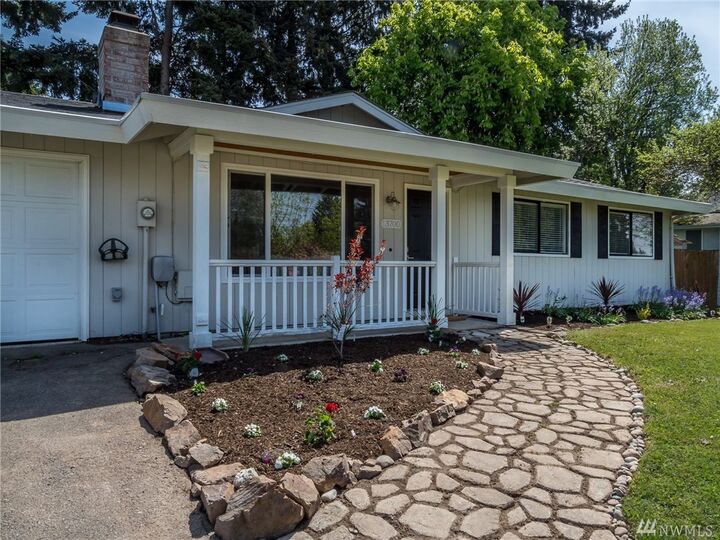 Property Photo: 13700 90th Ave NE WA 98034