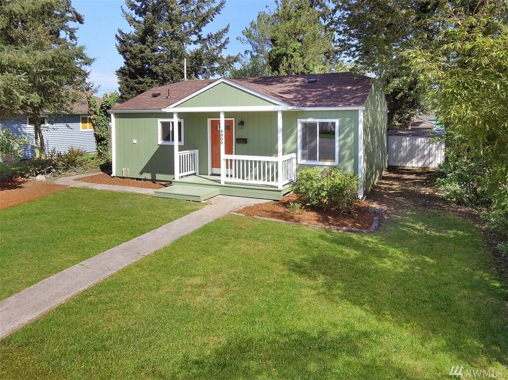 Property Photo:  4809 N 30th St  WA 98407 