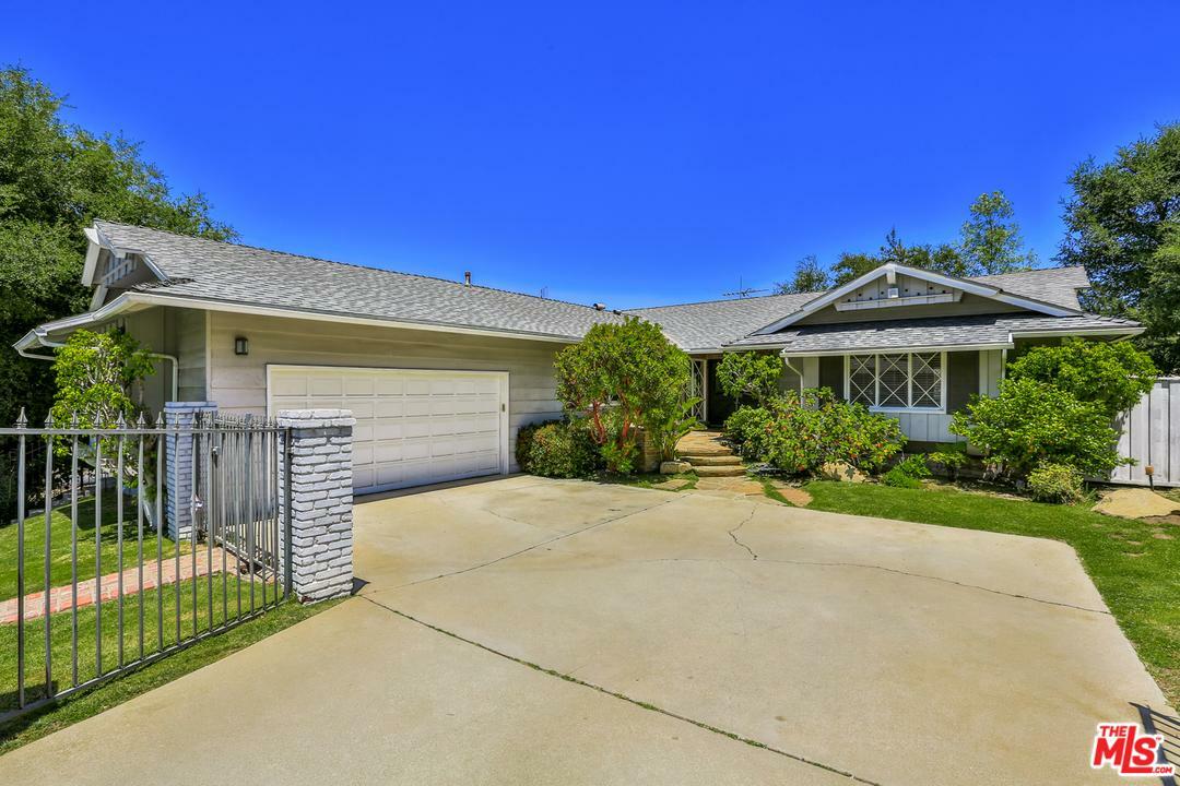 Property Photo:  3424 Alana Dr  CA 91403 