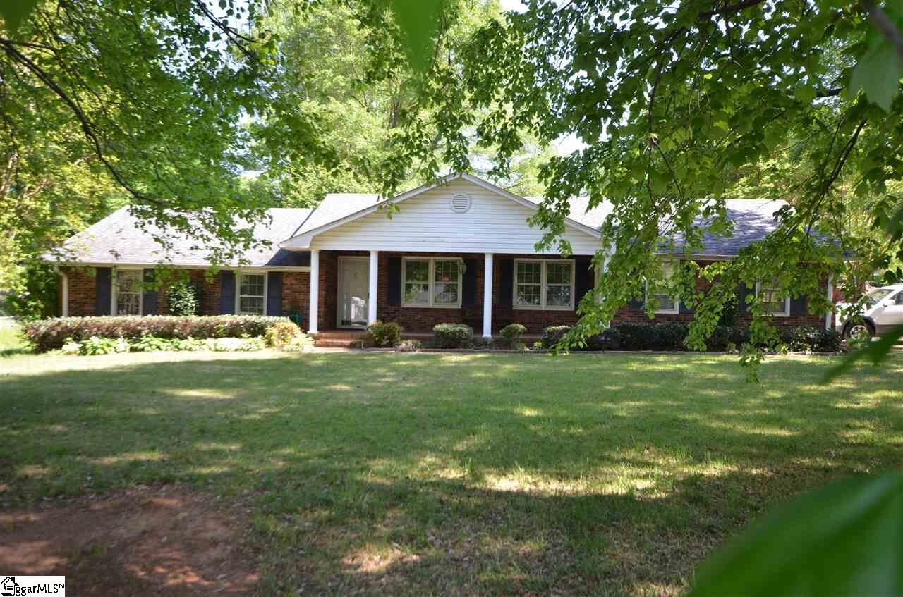 Property Photo: 422 Wedgewood Drive SC 29316