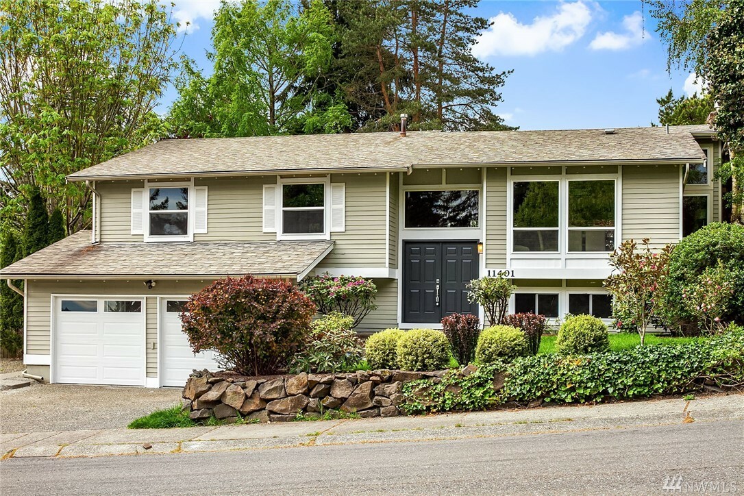 Property Photo:  11401 83rd Place NE  WA 98034 