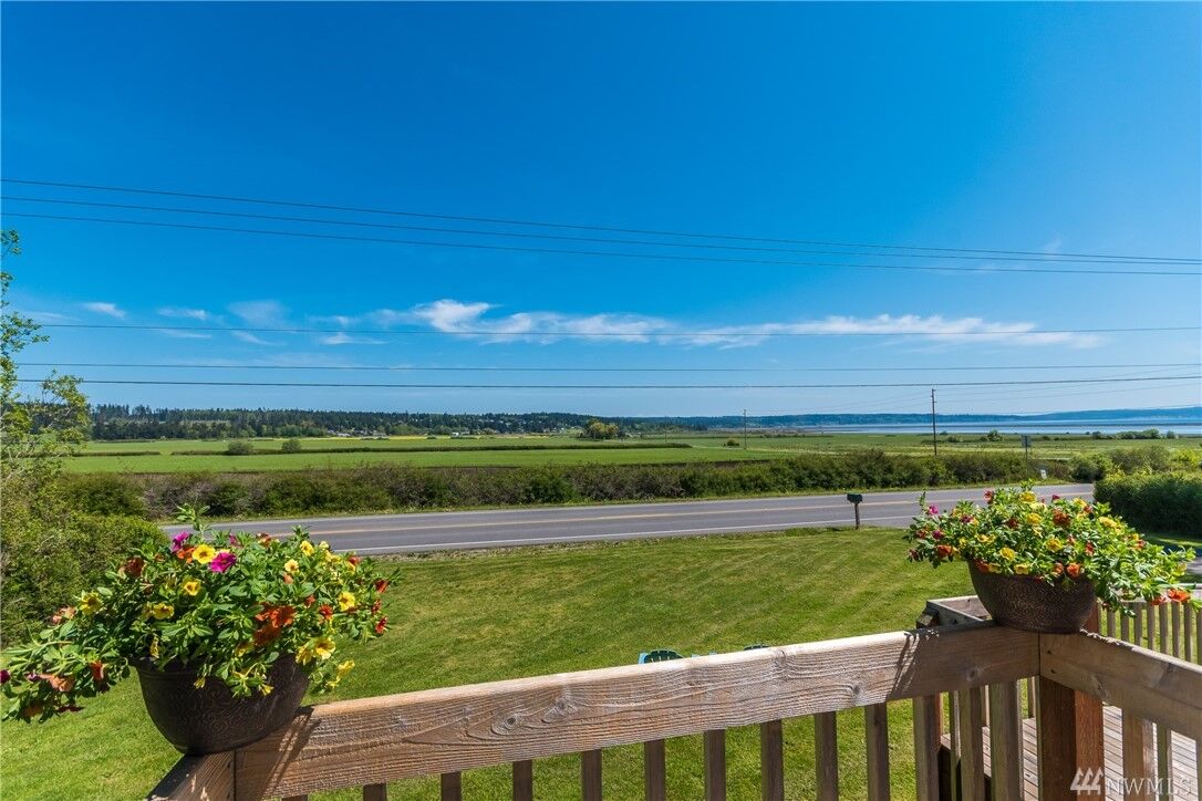 Property Photo: 910 Fort Casey Rd WA 98239