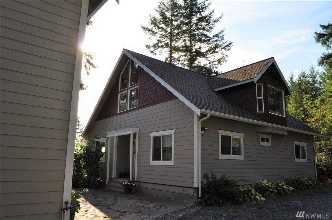 Property Photo:  355 Pine Dr  WA 98250 