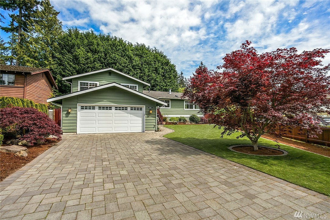 Property Photo: 19616 4 Ave NW WA 98177