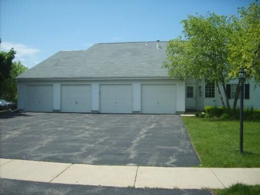 Property Photo:  117 Gant Circle B  IL 60107 
