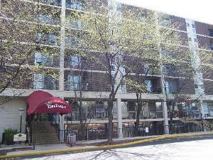 Property Photo: 1043 York Road 504 IL 60106