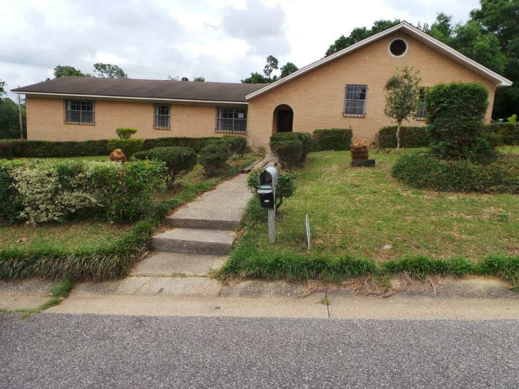 Property Photo:  6510 Antietam Dr  FL 32503 