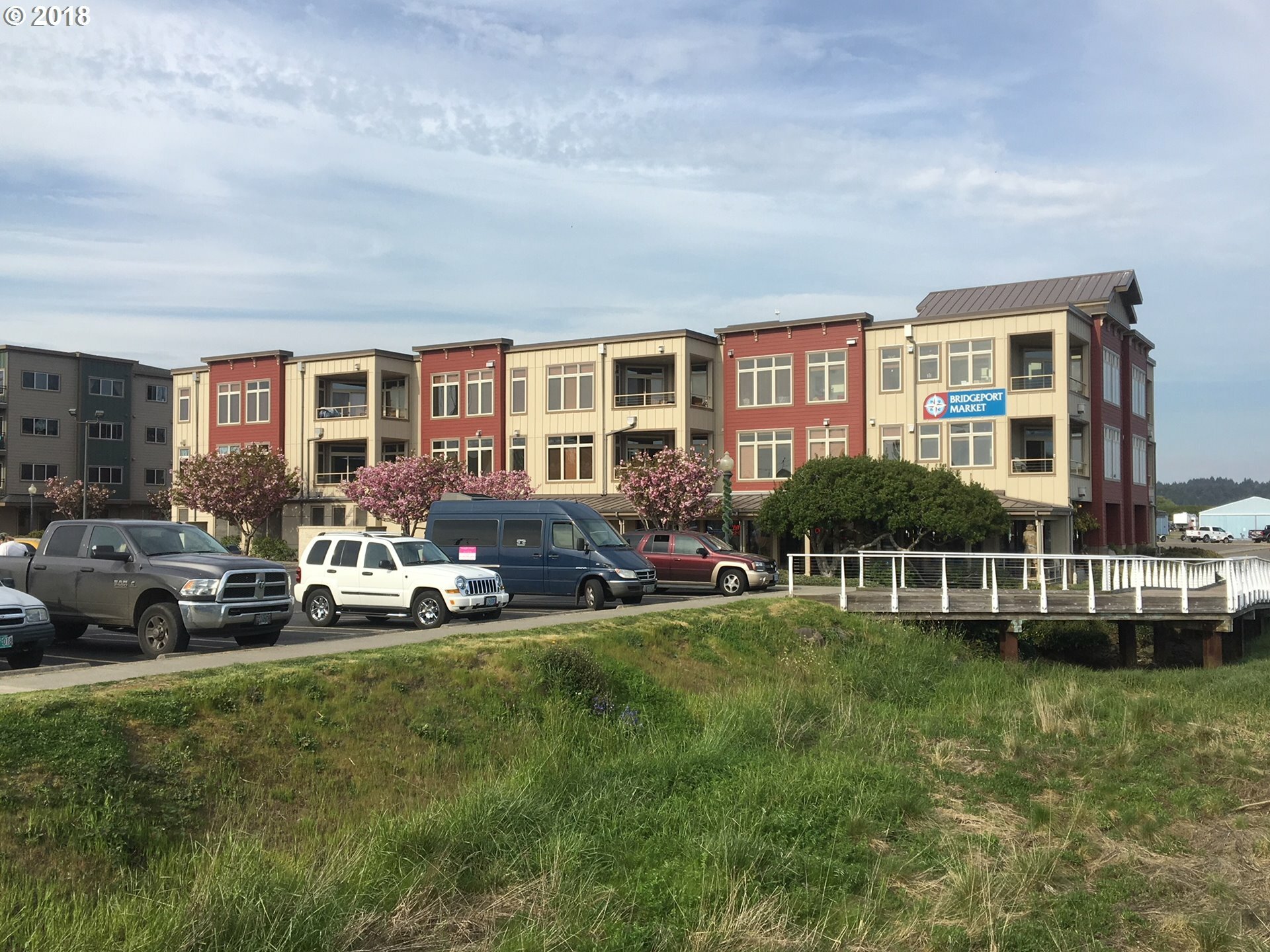 Property Photo: 75 Harbor St 303 OR 97439