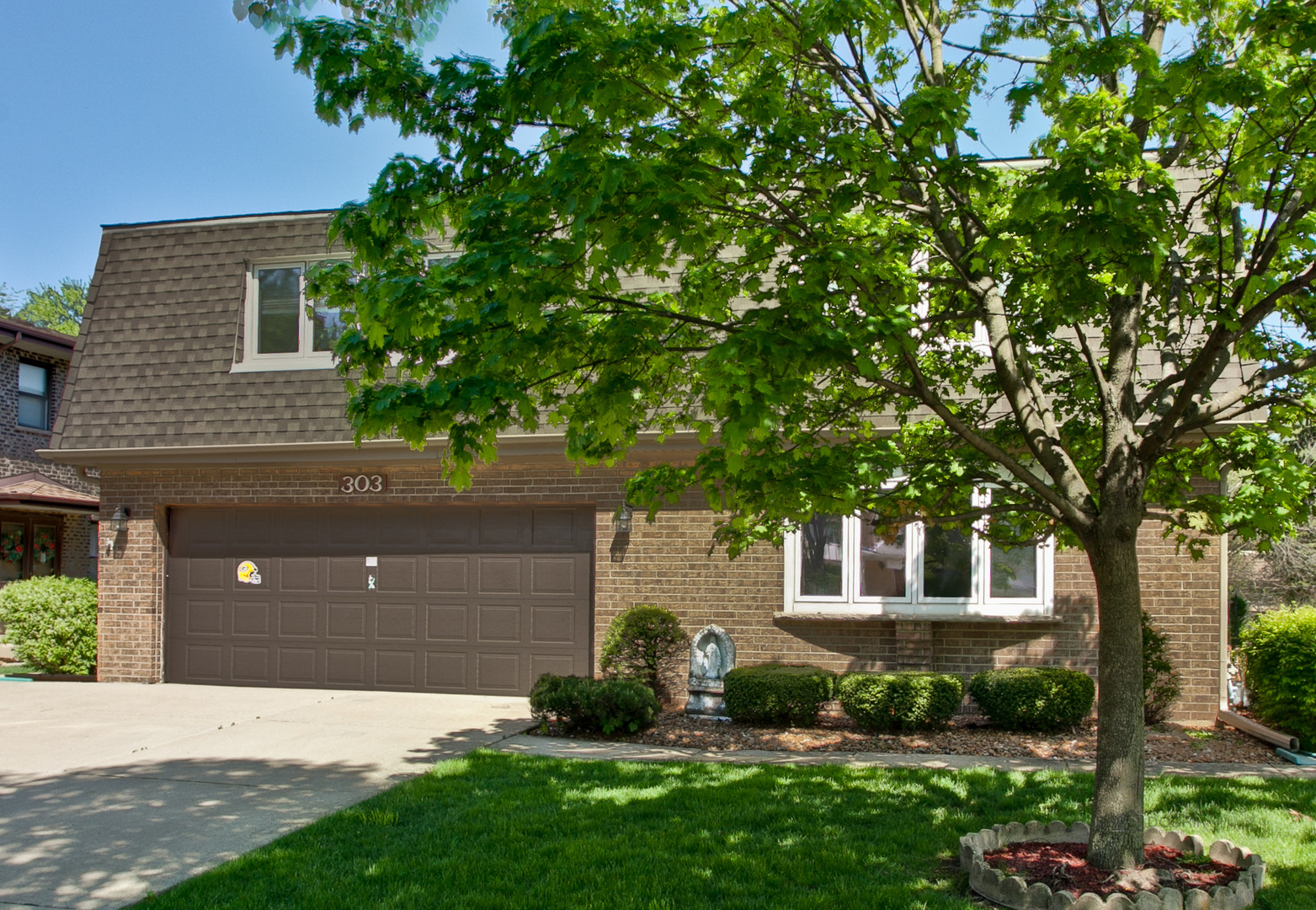 Property Photo: 303 Catino Court IL 60056