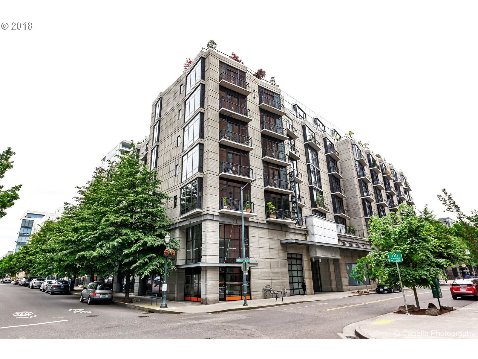 Property Photo:  1030 NW 12th Ave 106  OR 97209 