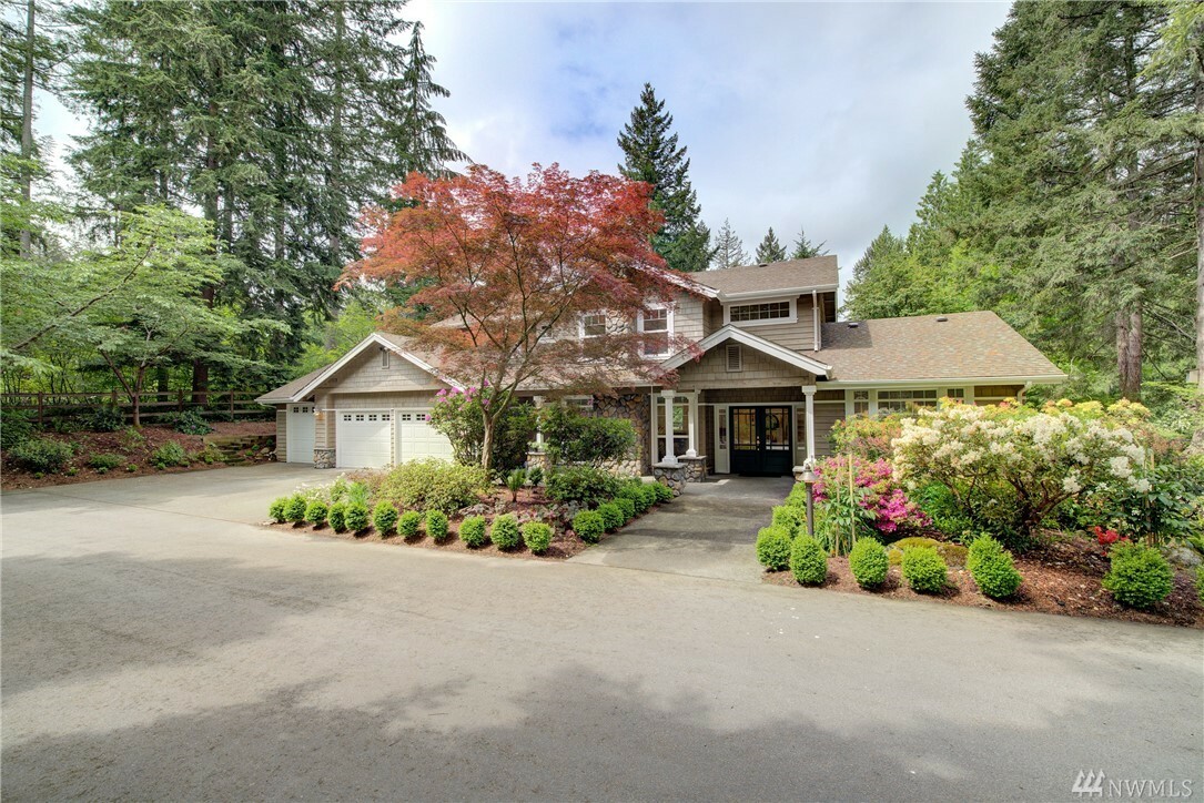 Property Photo:  2609 E Beaver Lake Dr SE  WA 98075 