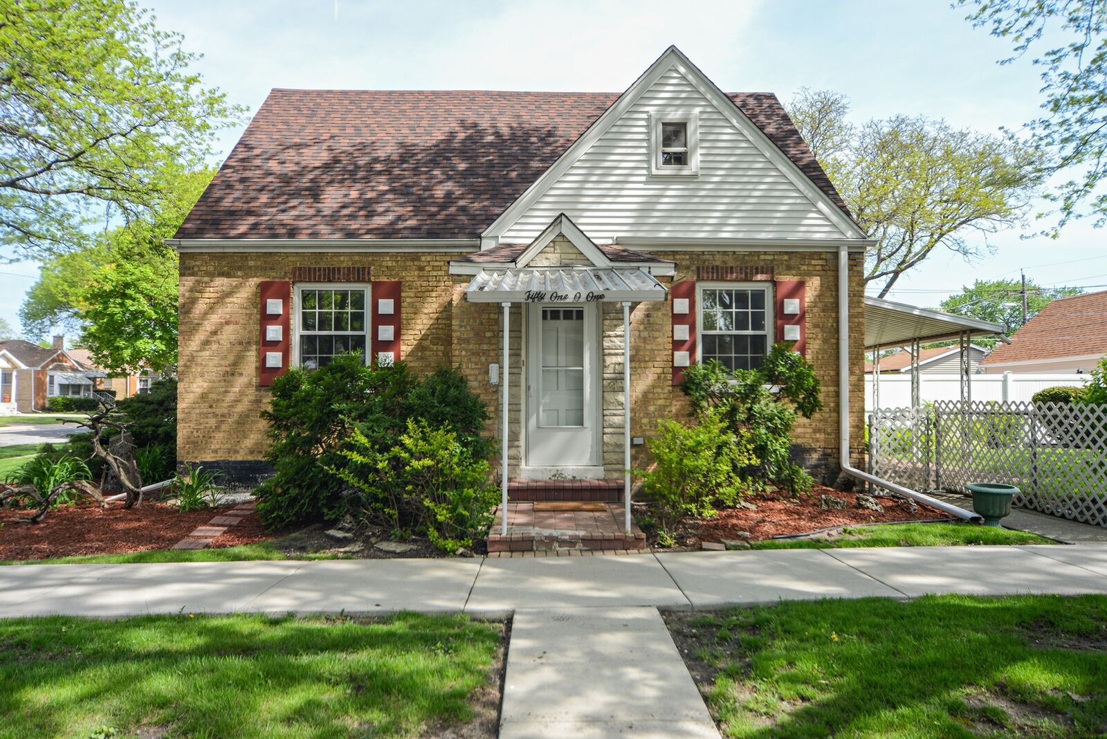 Property Photo: 5101 Nordica Avenue IL 60656