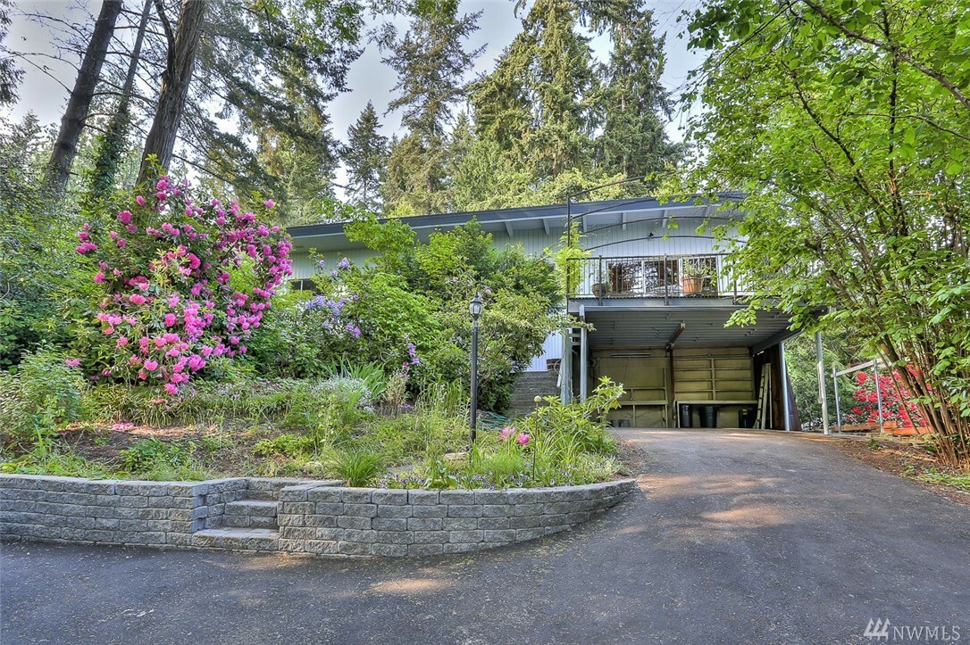 Property Photo: 3702 NE 180th St WA 98155
