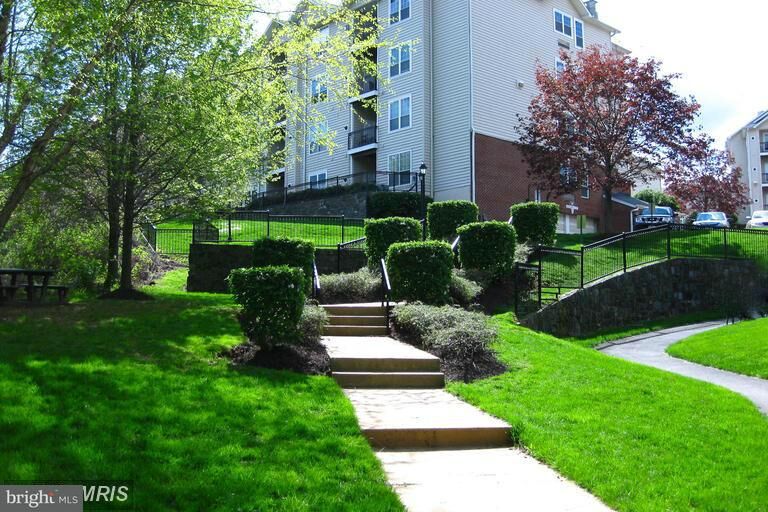 Property Photo: 1581 Spring Gate Drive 5114 VA 22102