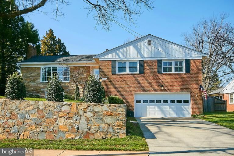 Property Photo:  3526 Glebe Road  VA 22207 