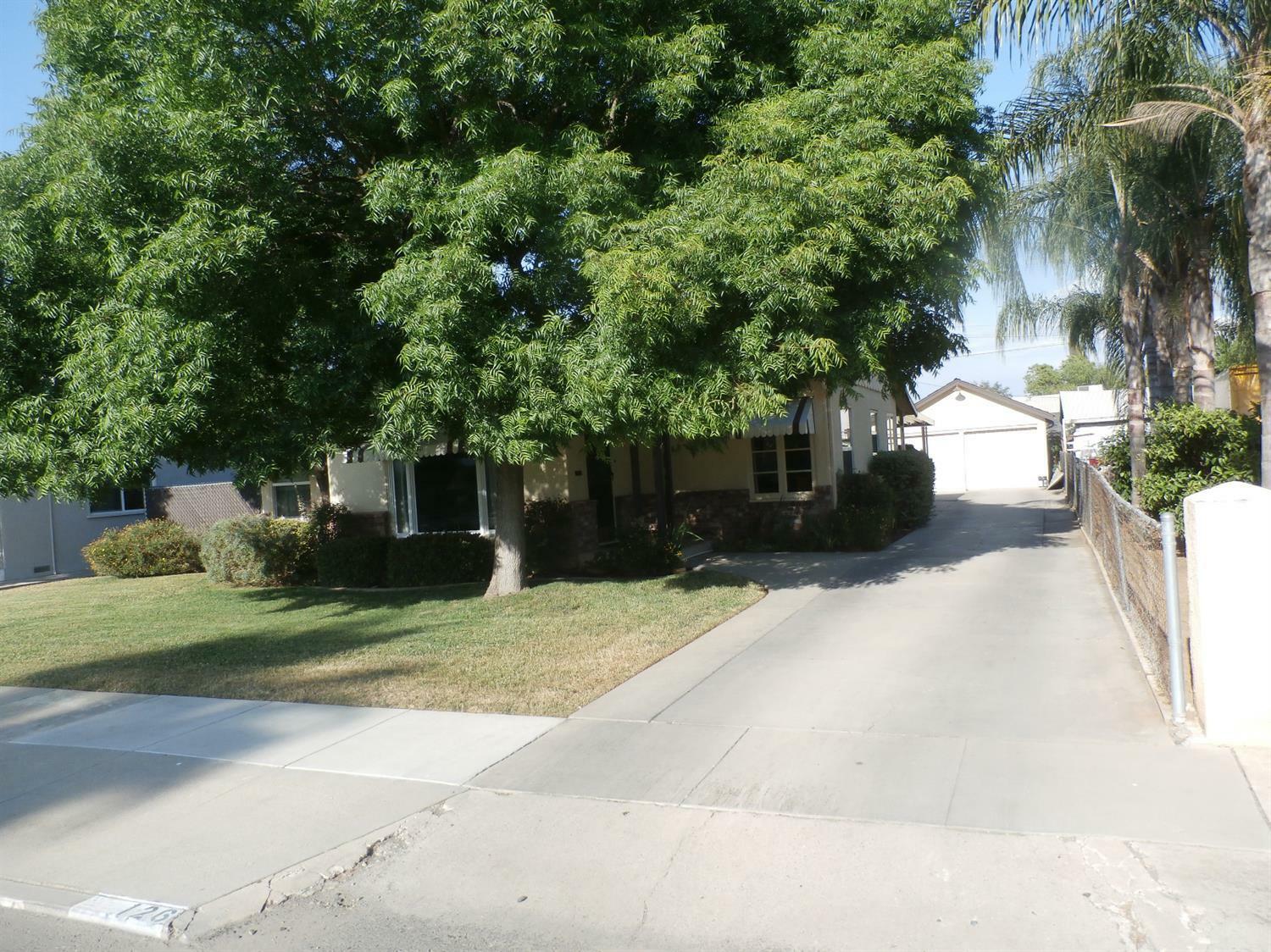 126 Oxford Avenue  Lindsay CA 93247 photo