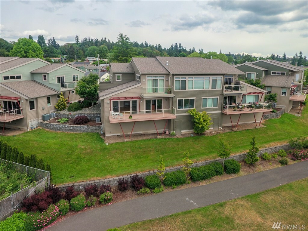 Property Photo:  219 Apple St  WA 98310 