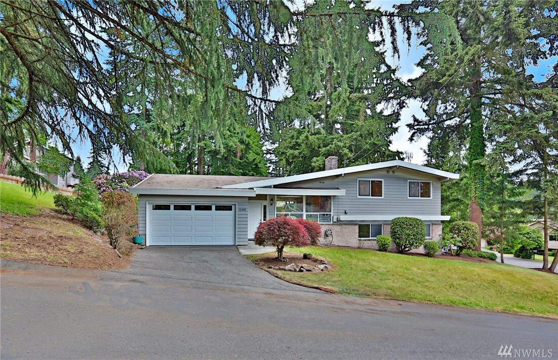 Property Photo:  12505 SE 59th St  WA 98006 