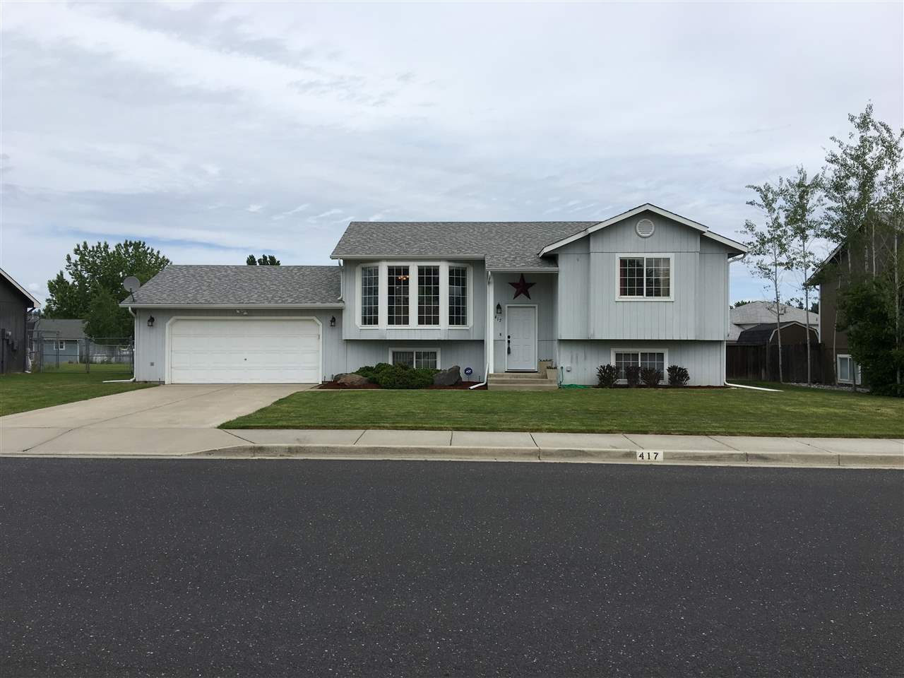 Property Photo: 417 E Ballard Rd WA 99005