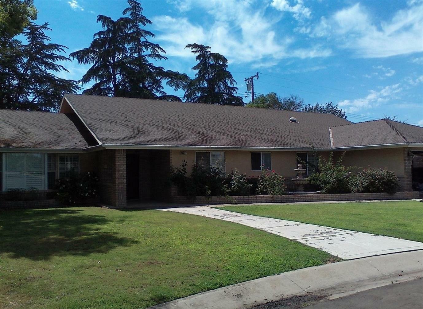 Property Photo:  26437 Mulanax Drive  CA 93277 