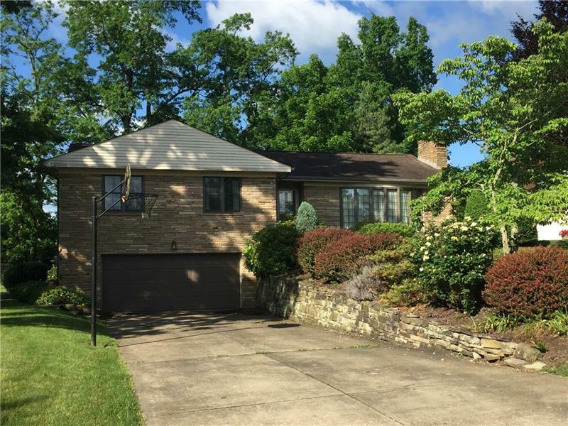 Property Photo:  2415 Broadlawn Dr  PA 15241 