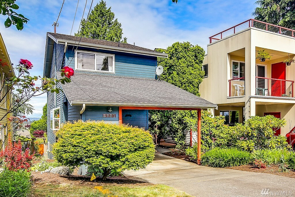 Property Photo:  6531 Palatine Ave N  WA 98103 