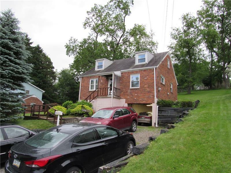 Property Photo:  1006 Fairview Dr  PA 15102 