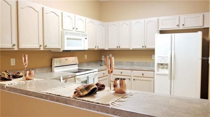 Property Photo:  5614 Cortina Lane  FL 34221 