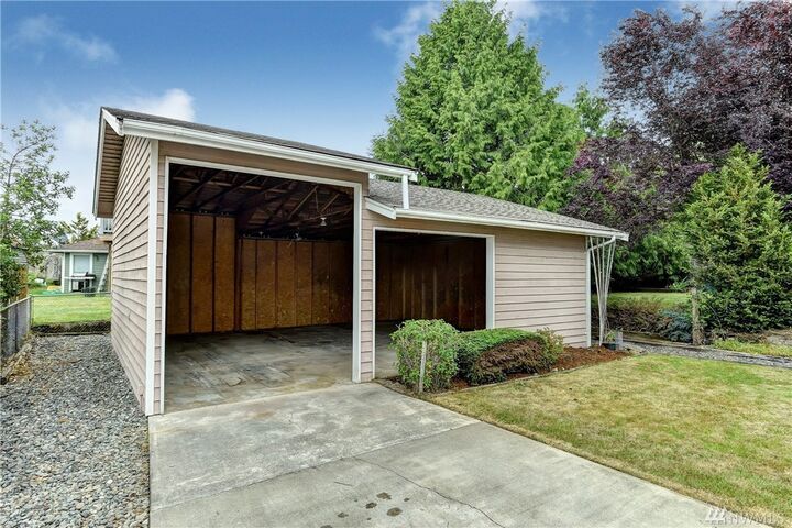 Property Photo:  6921 62nd Place NE  WA 98270 