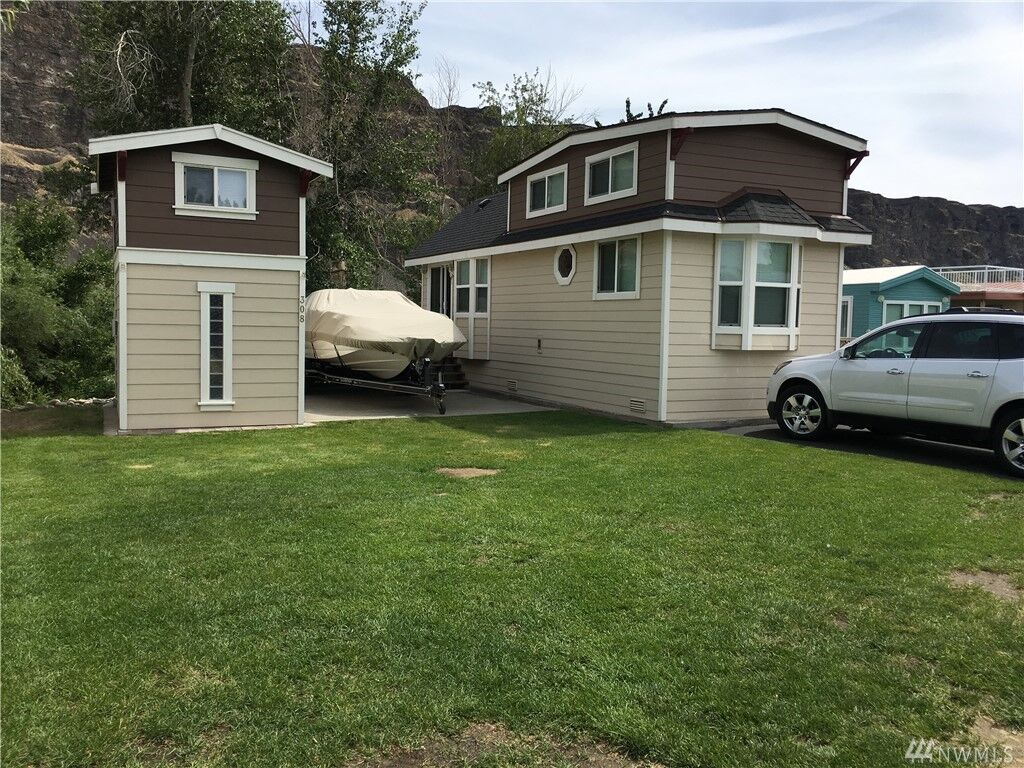 Property Photo: 8542 Crescent Bar Road NW 308 WA 98848