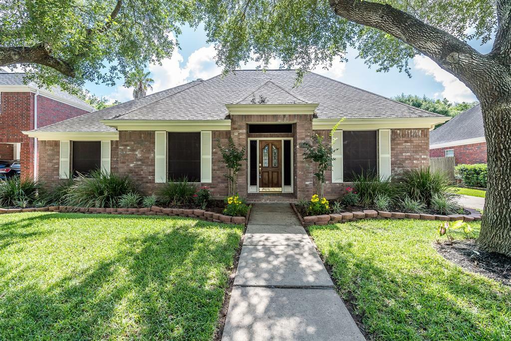 Property Photo: 2202 Belle Grove TX 77406