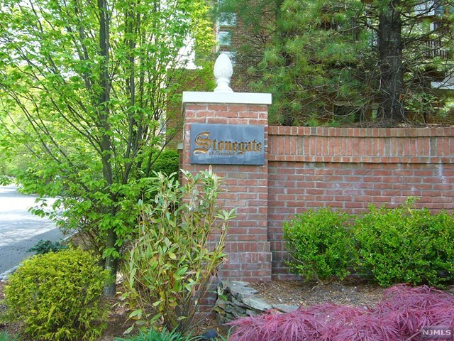 Property Photo:  138 Stonegate Trail  NJ 07626 